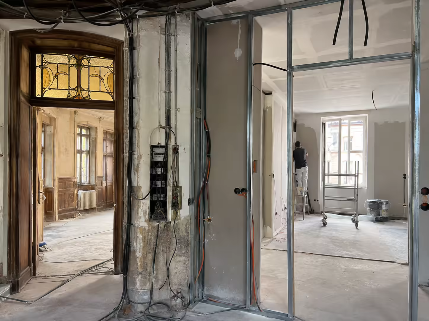 coordination d’un chantier électrique avec cloisons et finitions à Valenciennes