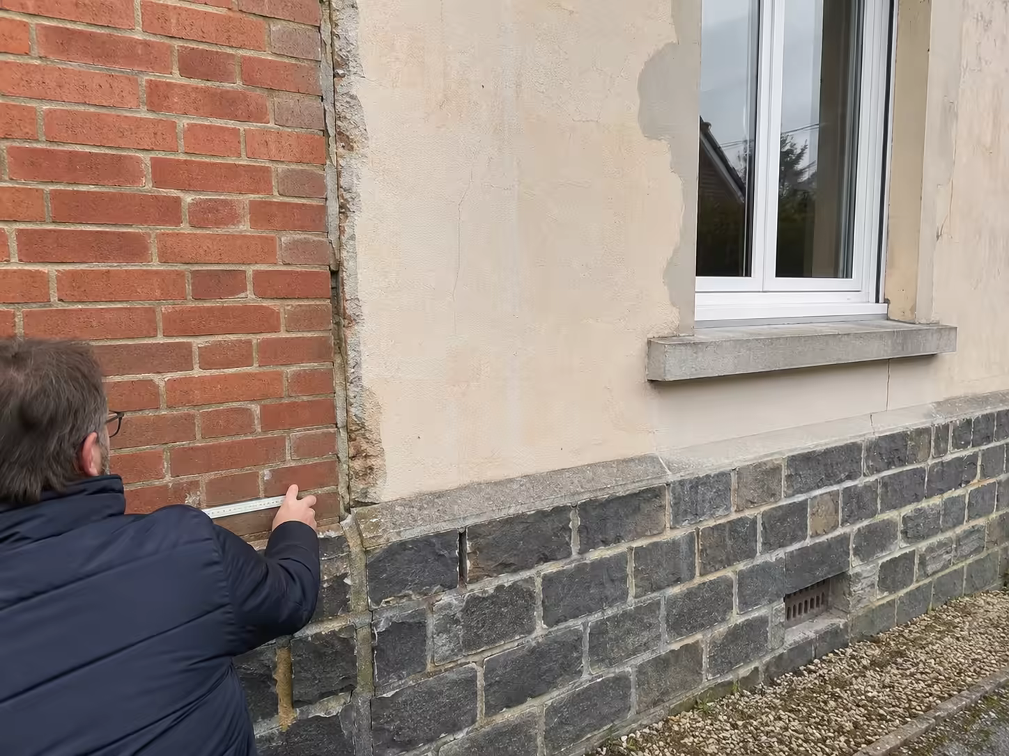 façade existante relevée avec baies soubassement et détails de raccord