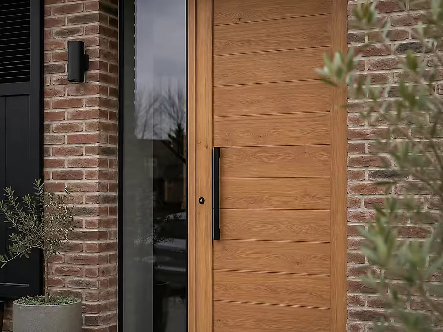 Porte d’entrée bois contemporaine - Alpha Rénovation